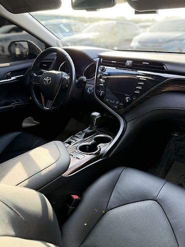 Toyota: Toyota Camry: 2020 г., 2.5 л, Вариатор, Гибрид, Седан — 7