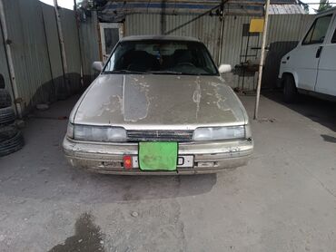 Mazda: Mazda 626: 1989 г., 2.2 л, Механика, Бензин, Седан