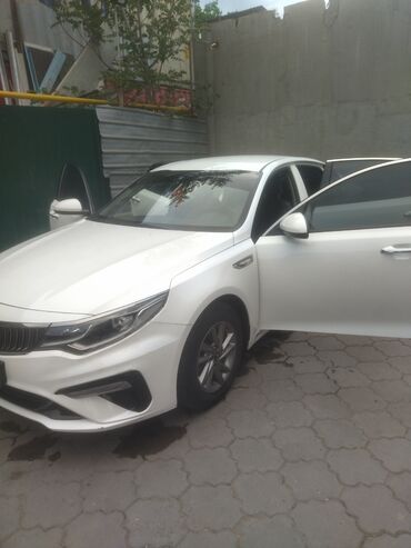 аренда автомобиля легковой: Сдаю в аренду: Легковое авто