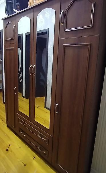Şifonyerlər: 4 qapili Dolab. 120man. Yaxsi veziyyetdedi.Problemi yoxdu.Tecili — 1