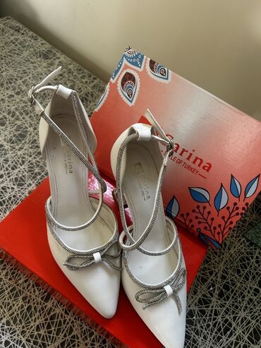 белые босоножки на тракторной подошве: Sarina (Style of Turkey) qadın ayaqqabıları - Rəng: ağ - Model: iti