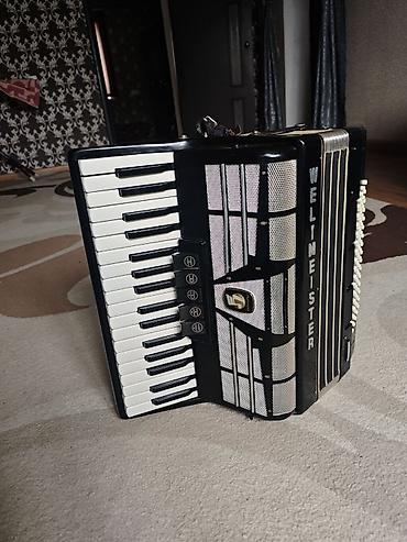 Аккордеоны: Аккордеон Weltmeister (Германия), классическая черно-белая модель — 1