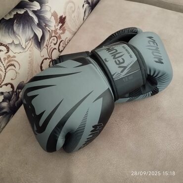 Əlcəklər: Venum boks əlcəkləri – 12 OZ təzə kimidi az işlənib cırığı zadı yoxdu — 8