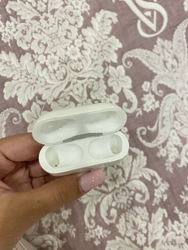 tesdir: Məhsul: Original AirPods Pro (ehtiyyat hissələri) Təsvir: - Kompakt