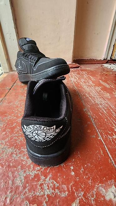 retro 4: Мужские кроссовки, 42, Air Jordan, Новый, цвет - Черный — 1