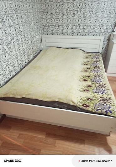 Двуспальные кровати: Кровать двух спальная светлая новая диван новый, холодильник — 2