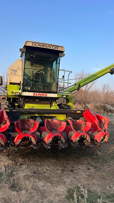 Зерноуборочные комбайны: 2014 жылы
Клаас Доминатор 130
2 жатка — 1
