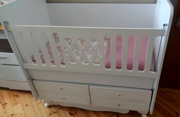 Oğlan və qız üçün, İşlənmiş, Beşik, Matras ilə, Yellənmə mexanizm ilə