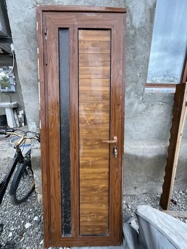 Iran Khodro: PVC giriş/qapı paneli - Material: PVC profil, ağac naxışlı qəhvəyi