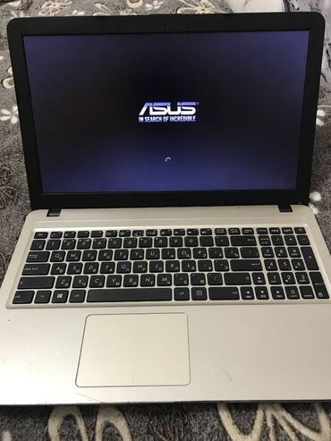 asus pegasus: İşlənmiş ASUS 15.6 ", Intel Core i3, 512 GB