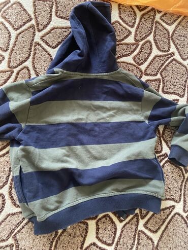 toxunma uşaq koftaları: LC Waikiki uşaq xətkeşli hudisi - Brend: LC Waikiki - Ölçü: 3-4 yaş /
