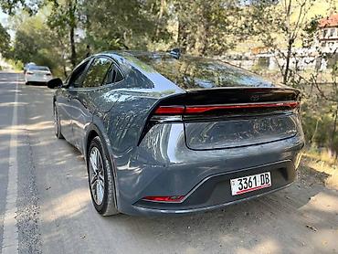 бампер спейс стар: Toyota Prius: 2023 г., 2 л, Вариатор, Гибрид, Хэтчбэк — 4