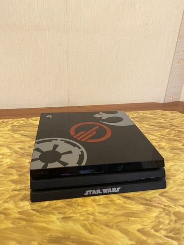 PS4 (Sony Playstation 4): Playstation 4 Pro Star Wars limited edition 1tb yaddaş. Plombu