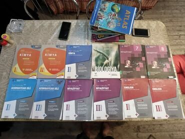 Toy paltarları və aksesuarları: Məktəb dərslikləri təcili şəkildə satılır qiymət razılaşma yolu ilə