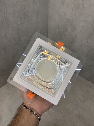 Spot lampalar: Müxtəlif ölçülərdə və işıq gücündə olan spot çeşitlərimiz var — 24