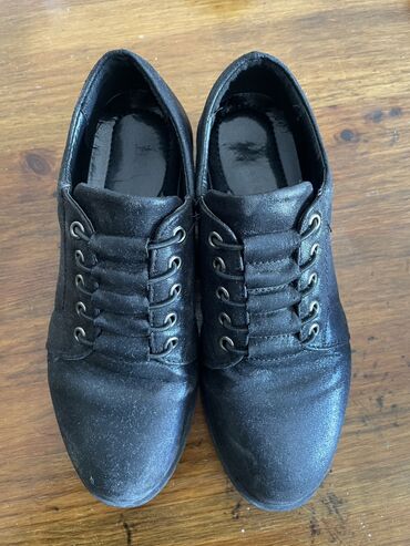 продаю женские туфли: Туфли AURA SHOES, 34.5, цвет - Черный