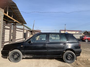 Volkswagen: Volkswagen Golf: 1992 г., 1.8 л, Механика, Бензин, Седан