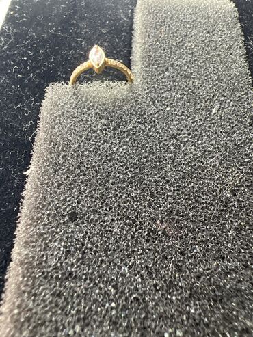 Sırğalar: Piisinq sırqa. 60 Azn almışam. 2 həftə istifadə etmişəm. İşimlə — 5