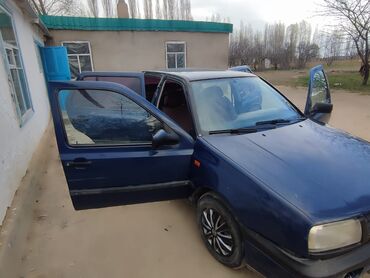 сниму квартиру 1 комнатную: Volkswagen Vento: 1993 г., 1.8 л, Механика, Бензин, Седан