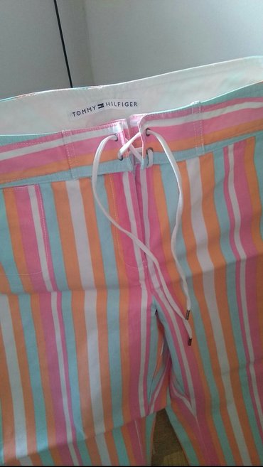 kargo pantalone: Letnje pantalone na strafte pastelnih boja orginal Tomy Hilfinger malo