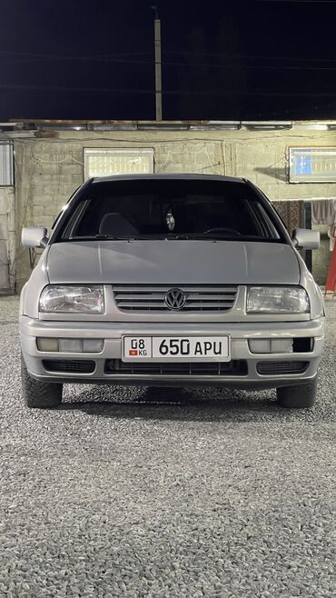 фольксваген авто: Volkswagen Vento: 1997 г., 1.8 л, Механика, Бензин, Седан