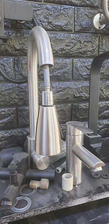 Смесители для раковин: Смеситель для ванной комнаты с высоким изливом в матовом черном цвете — 2