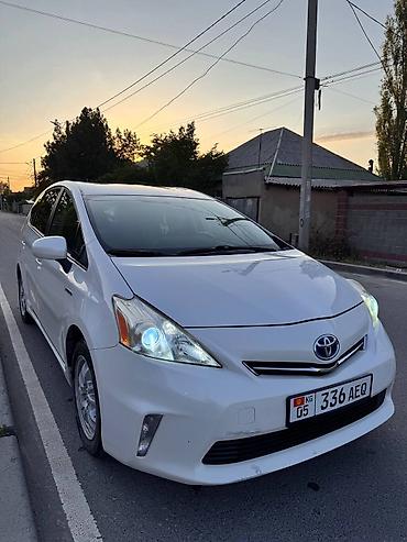 обмен на легковушку: Toyota Prius V: 2013 г., 1.8 л, Вариатор, Гибрид, Универсал — 4