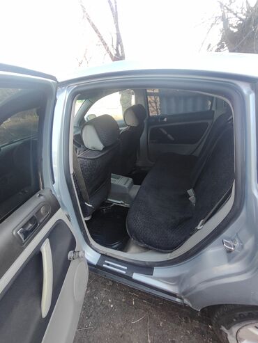 Volkswagen: Volkswagen Passat: 2002 г., 1.6 л, Механика, Газ, Седан — 9