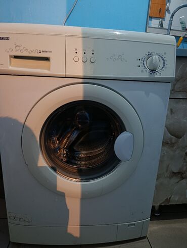 ноутбуки новые: Стиральная машина Zanussi, Б/у, Автомат, До 7 кг