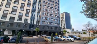 сколько стоит парковочное место: Сдаю Офис, 131 м², В жилом комплексе, 1 линия, С отдельным входом, С отдельным сан узлом