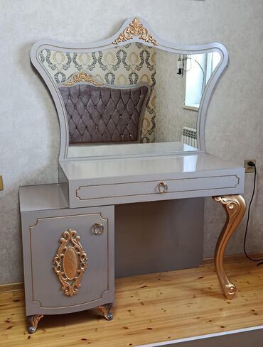 стеклянный стол офисный: Klassik üslubda makiyaj masası və böyük güzgü dəsti - Rəng: açıq boz at lalafo.az стеклянный стол офисный: Klassik üslubda makiyaj masası və böyük güzgü dəsti - Rəng: açıq boz