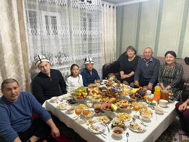 кожаные кошельки женские: Куртка Деми очень легк разм 52. цена1500с