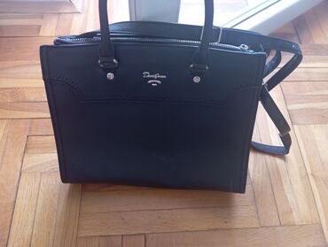 crna bundica imitacija astragan: Ženska torba kvalitetna malo korišćena Francuska marke David Jones