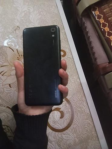 Apple iPhone: IPhone SE, Серебристый — 4