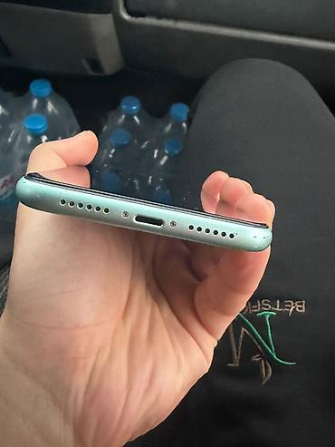 sirab su catdirilma: IPhone 11, Yaşıl, Face ID — 4