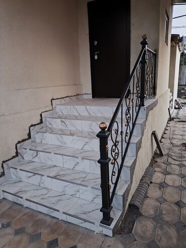 кафель мастер: Облицовка плиткой и монтаж кованых перил под ключ