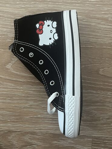 Toy paltarları və aksesuarları: Ölçü: 35, rəng - Qara, Yeni