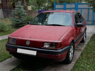 продаю машину мерс а класса: Volkswagen Passat: 1991 г., 1.8 л, Механика, Бензин, Седан