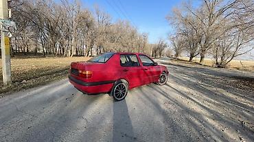 Volkswagen: Volkswagen Vento: 1993 г., 1.8 л, Механика, Бензин, Седан — 4