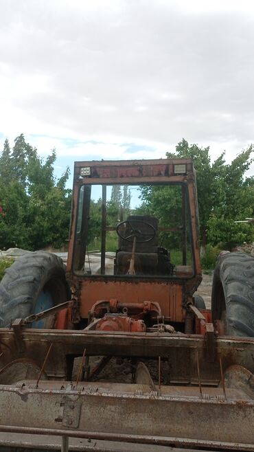 продажа тракторов в кыргызстане: Т 40 жатка чөп орчуу сатылат иштеп жатат баасы