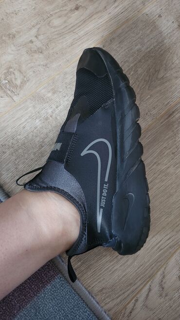 deichmann letnje cizme: Nike,orig 38 kao nove