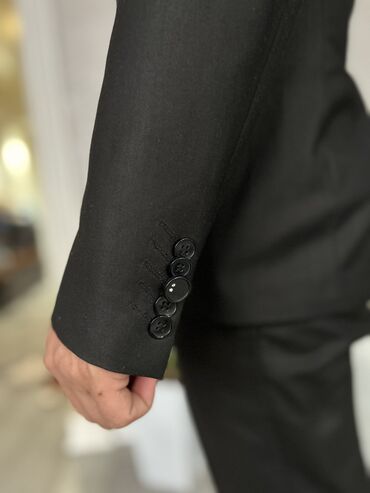 Костюмы: Продается костюм(пиджак+брюки)носили мало,размер 48,производство — 3