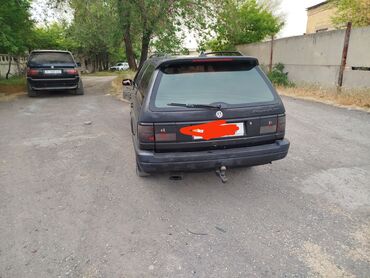 Volkswagen: Volkswagen Passat: 1992 г., 1.8 л, Механика, Бензин, Универсал