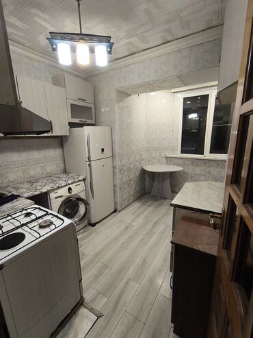 Mənzil alıram: Mənzildə mətbəx və dəhliz komplekti - Mətbəx mebeli: yuxarı-aşağı — 1