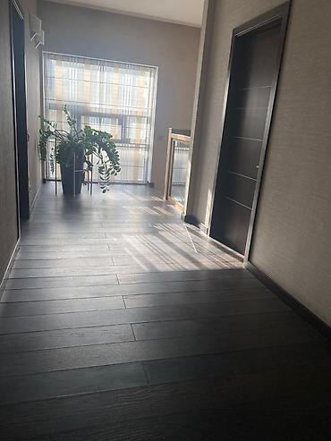 Долгосрочная аренда домов: 350 м², 5 комнат, Парковка, Амбарная, Утепленный — 12