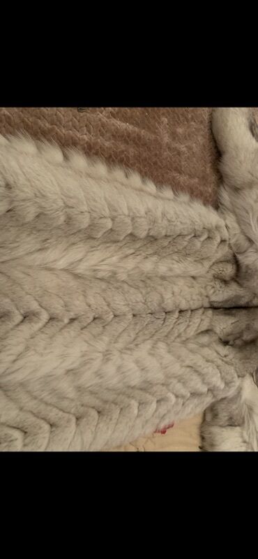 Krzneni kaputi: M, Sa postavom, Polarna lisica, bоја - Bež — 18