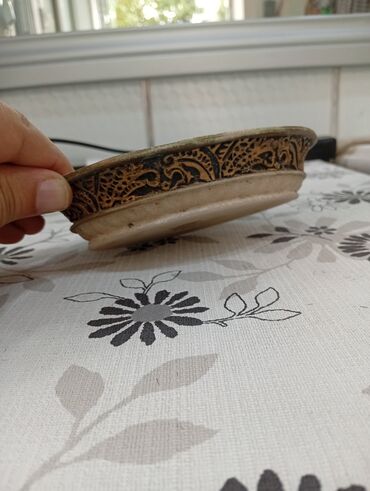 Digər ev dekoru: Şüşə dekor qab – oyma naxışlı haşiyə ilə - Material: qalın, şəffaf