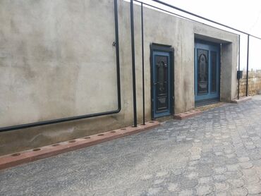 komsomol dairesinde satilan evler: 7 otaqlı, 320 kv. m, Orta təmir