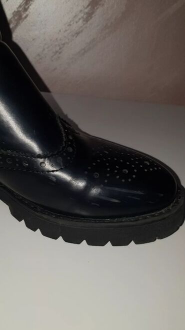 Gležnjače: Gležnjače, 38 — 10