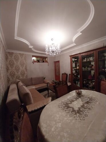 Uzunmüddətli kirayə mənzillər: Yaşayış üçün əla seçim olan bu mənzil, rahat və geniş otaqları ilə